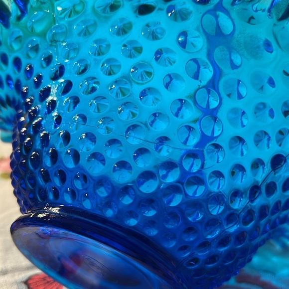 Vintage Fenton Ruffled Hobnail Basket Colonial Blue - Picture 9 of 9